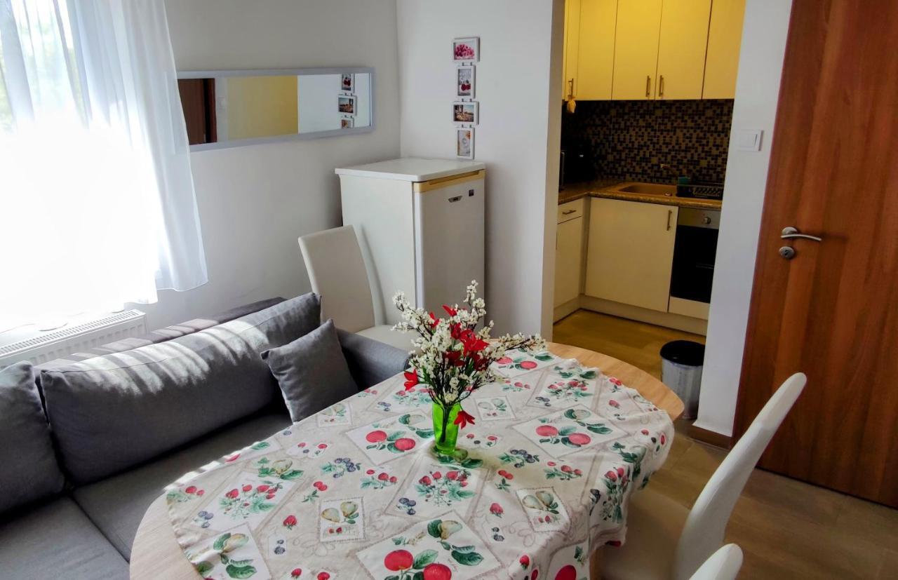 Clara Apartman Csopak Exterior photo